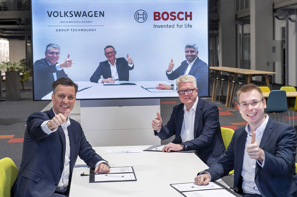 Volkswagen и Bosch сотрудничают по вопросу запуска серийного производства ячеек аккумуляторных батарей Volkswagen и Bosch сотрудничают по вопросу запуска серийного производства ячеек аккумуляторных батарей