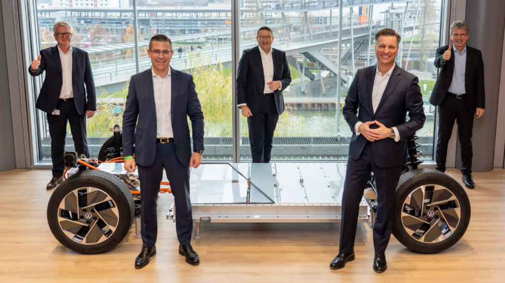 Концерн Volkswagen объявляет о новых стратегических партнерствах в рамках подготовки к промышленному производству аккумуляторных батарей